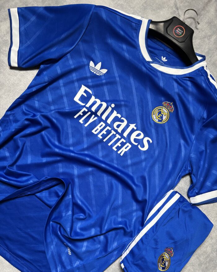 Real Madrid 3rd Set 2025/26 - Image 1