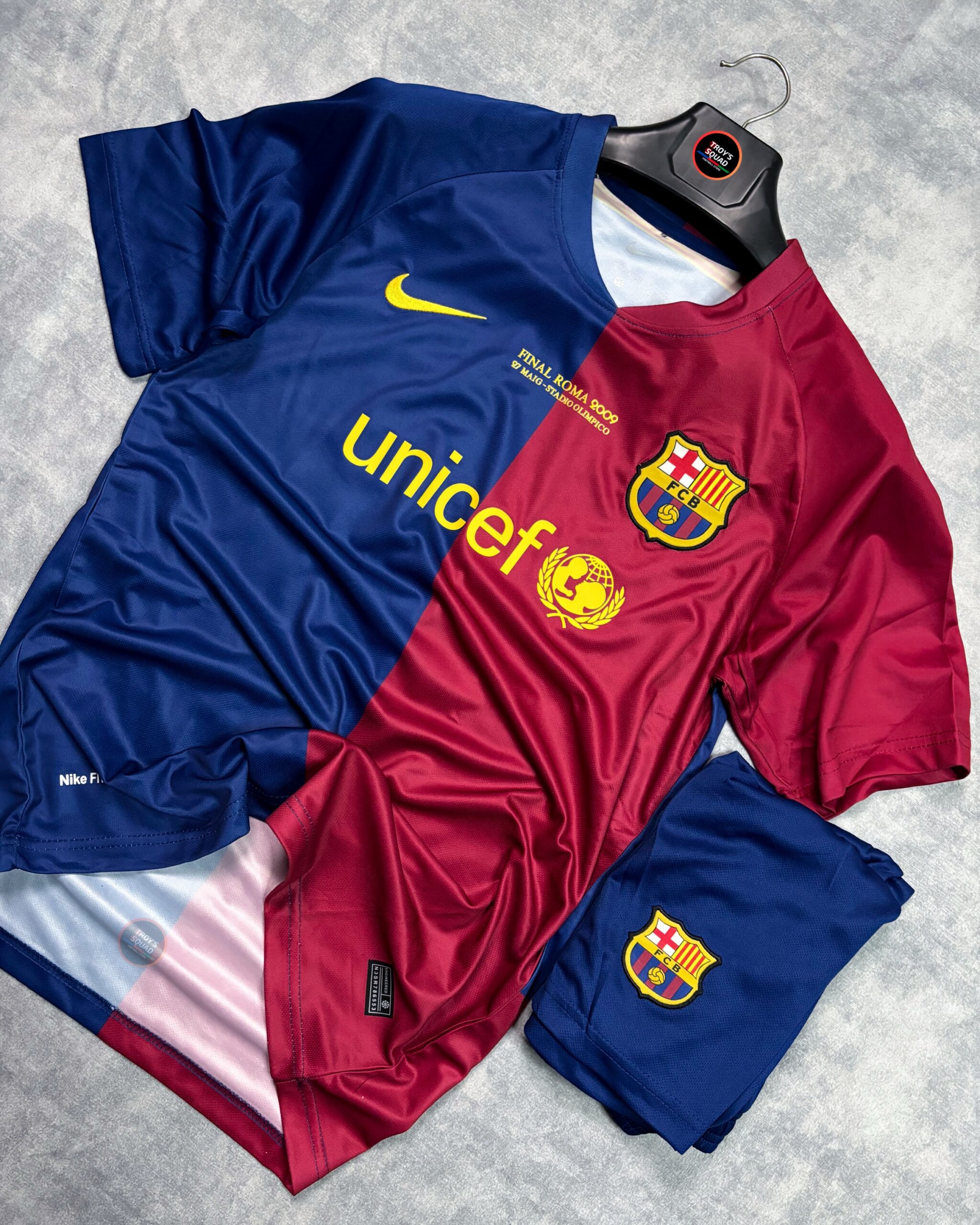 Messi Barcelona Home Retro - 2009/10 (with Shorts)