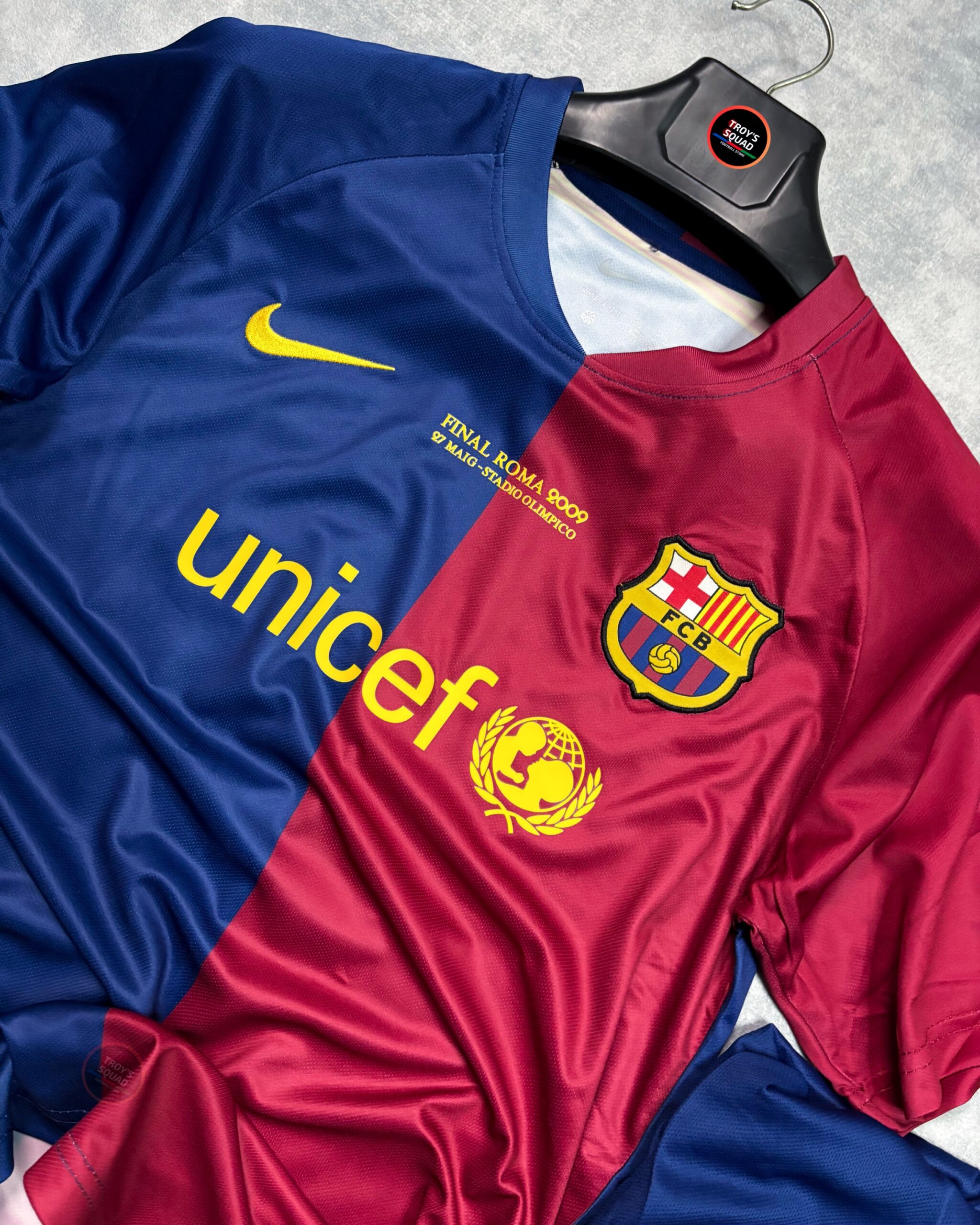 Messi Barcelona Home Retro - 2009/10 (with Shorts)