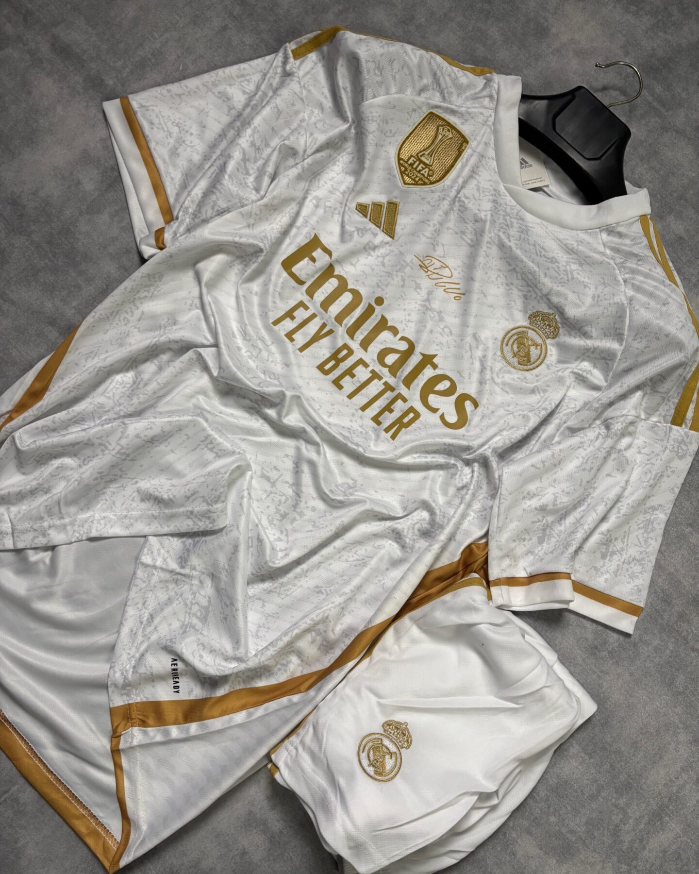 c93a9f79-873b-42a0-986f-786f2a138b0a Real Madrid Golden Era - Set Jersey - Image 1
