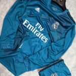 Real Madrid Away Retro Set 2017/18 - Full Sleeve (With Shorts)