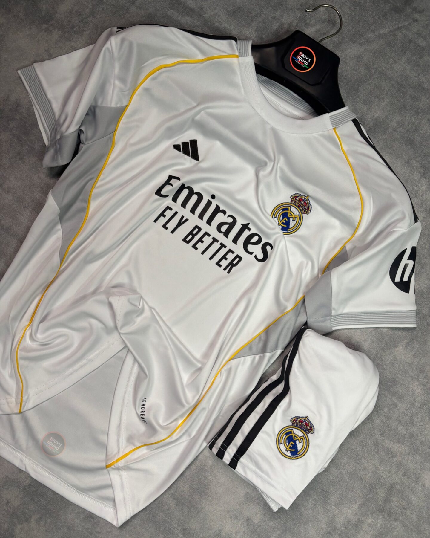 1a93baa1-4abc-4a97-90c9-f2a3cb799d12 Kids Real Madrid Home Kit -25/26 (with shorts) - Image 1