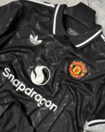 Manchester United Special Edition Black Set-25/26 - With Shorts - Image 2
