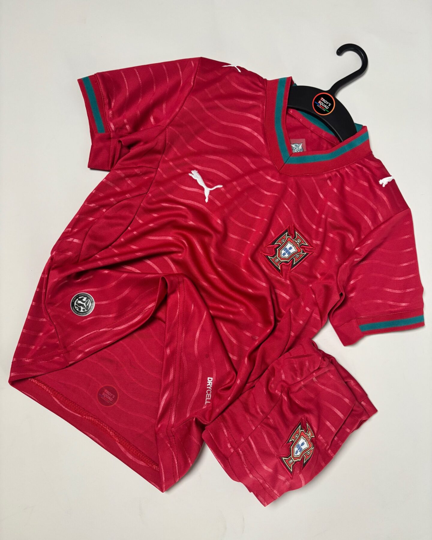 7e5ee6f8-83f7-490a-97a9-2e4d9e1d95c7 Kids Portugal Home 2026 World Cup (with shorts) - Image 1