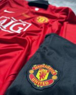 Manchester United Retro Home Set- 2007/08 - With Shorts - Image 3