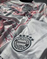 Bayern Munich Away -25/26 (with shorts) - Image 3