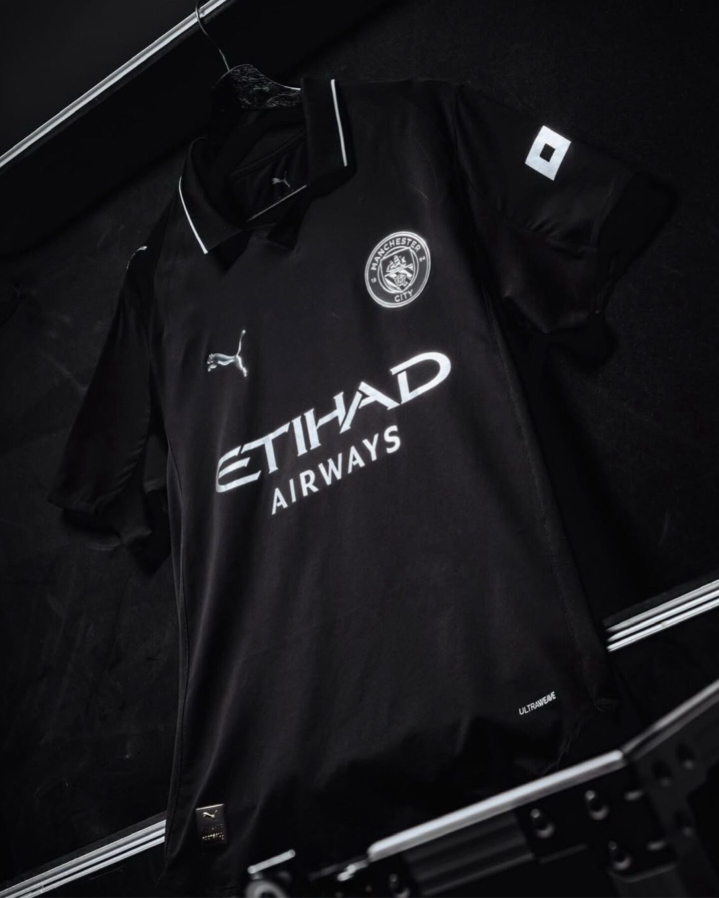 c676b77b-a55c-4240-8604-c7e87fa789ff Manchester City Away Player Version 2025/26 - Image 1