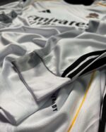 Real Madrid Home Full Sleeve Set 2025/26 (with Shorts) - Image 4