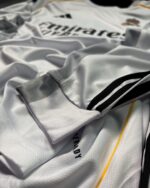 Real Madrid Home Full Sleeve Set 2025/26 (with Shorts) - Image 4