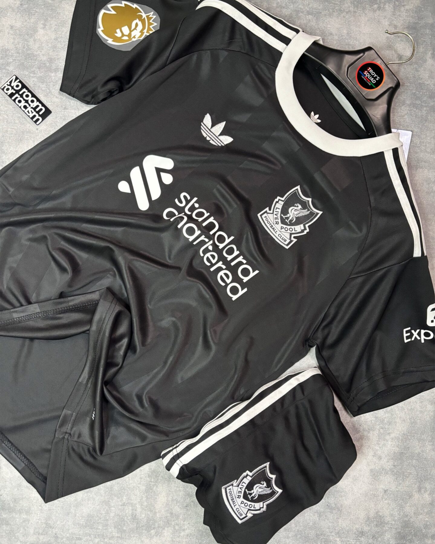 f74f08af-f91c-432e-9183-805bef997200-2 Liverpool Fourth Black Set 2025-26 (with shorts) - Image 1