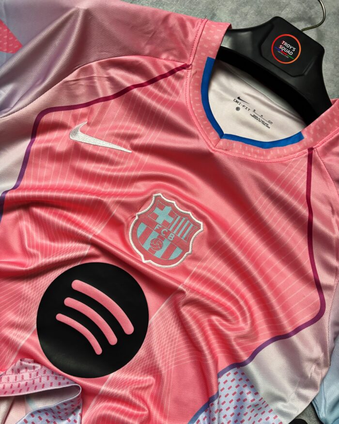 Barcelona Special Edition Pink-Set 2025/26 (with shorts) - Image 2