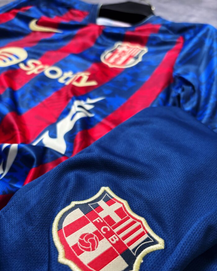 Barcelona Special Edition V Neck -Set 2025/26 (with shorts) - Image 3