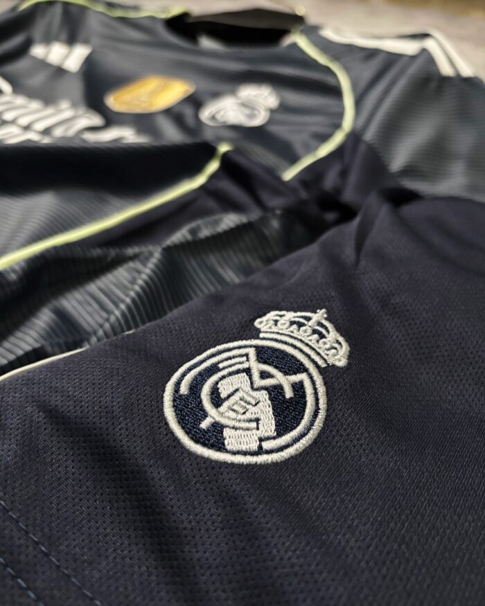 Real Madrid Away Set 2025/26 - Image 3