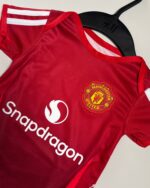 Baby Manchester United Home Kit - 24/25 - Image 2