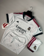 Kids Real Madrid Home 26/27 (with shorts)